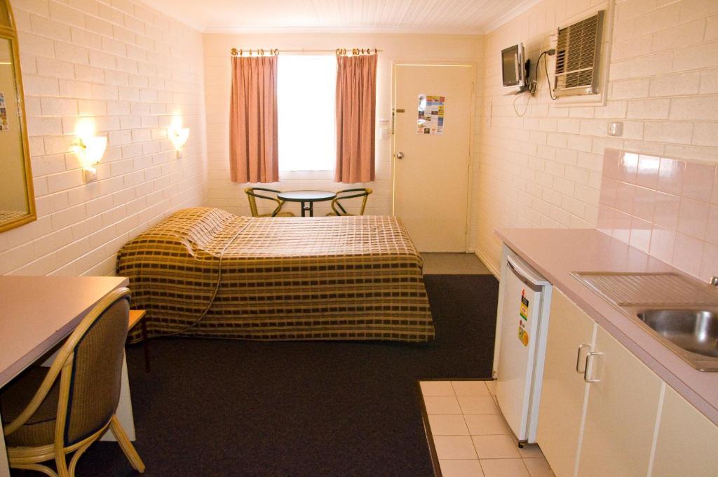 White Gum Motel Alice Springs Phòng bức ảnh