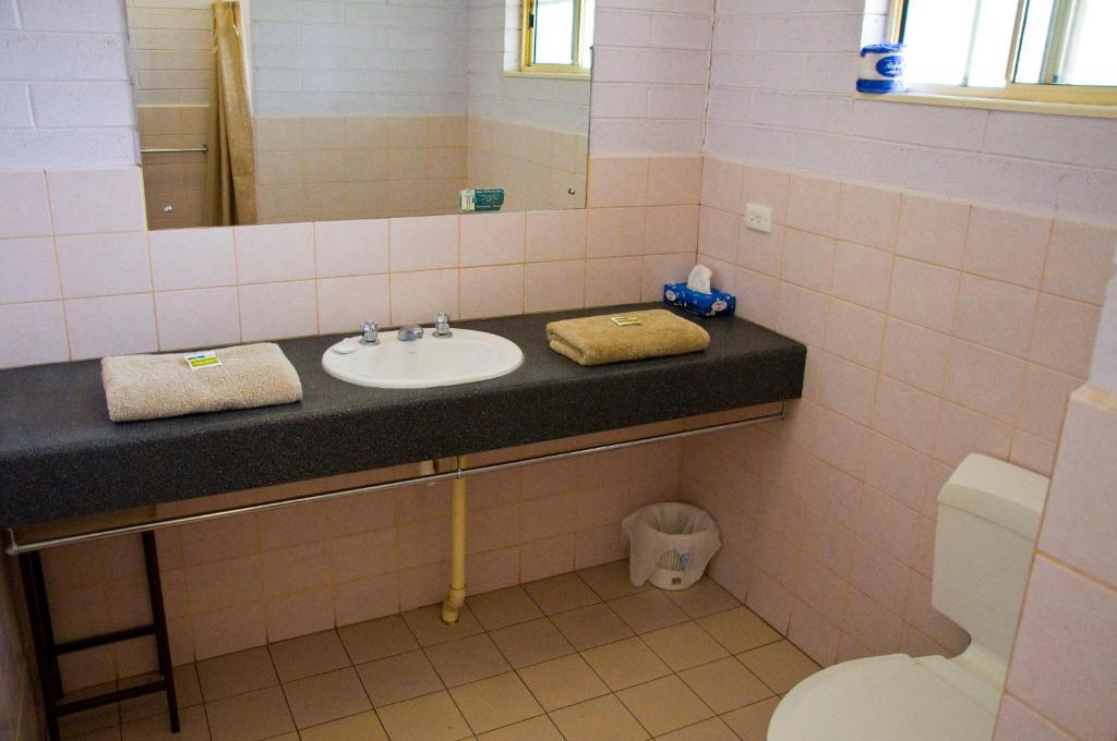 White Gum Motel Alice Springs Phòng bức ảnh