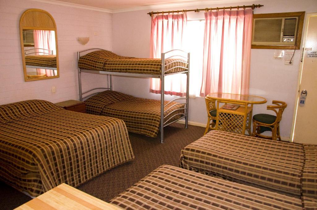 White Gum Motel Alice Springs Phòng bức ảnh